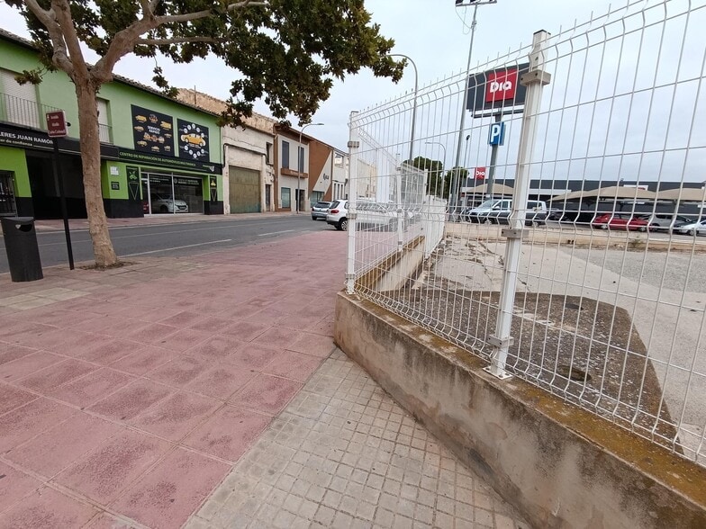 Avinguda Alcalde Carlos Carbonell, 22, Aspe, Alicante for sale - Building Photo - Image 3 of 6