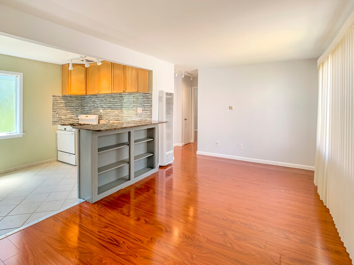 3216 Baker St, Berkeley, CA 94702