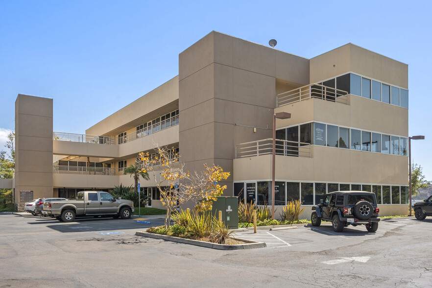 5830 Oberlin Dr, San Diego, CA for lease - Building Photo - Image 2 of 9