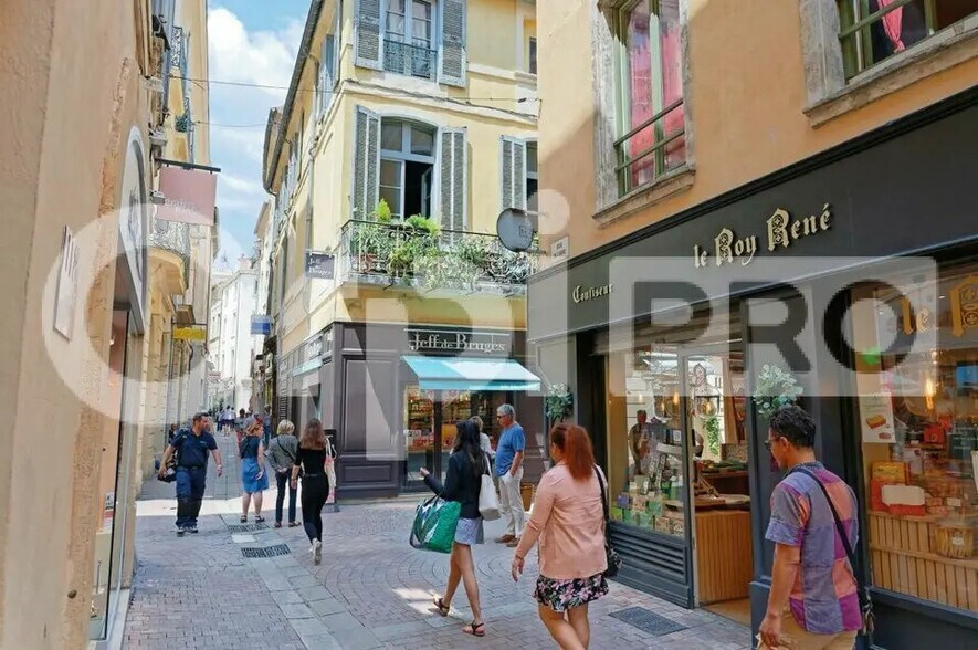 Retail in Sommières for sale - Building Photo - Image 2 of 5