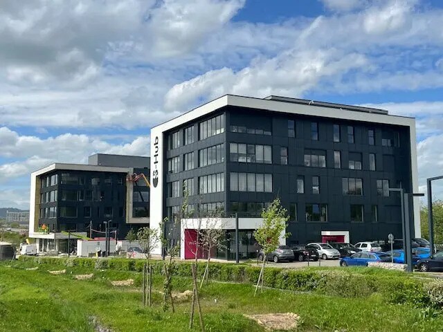 Office in Yutz for lease - Building Photo - Image 2 of 5