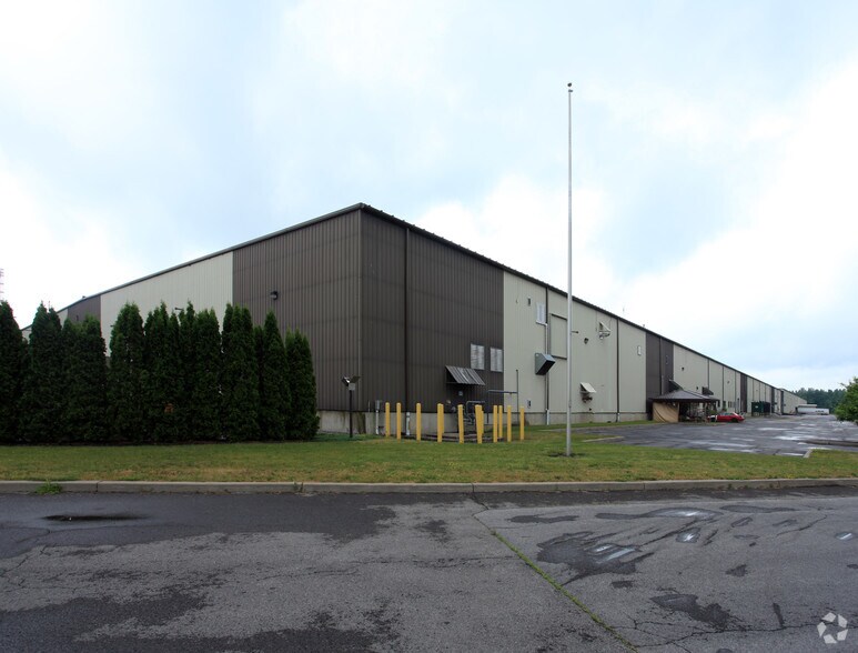 2900 McLane Dr, Baldwinsville, NY 13027