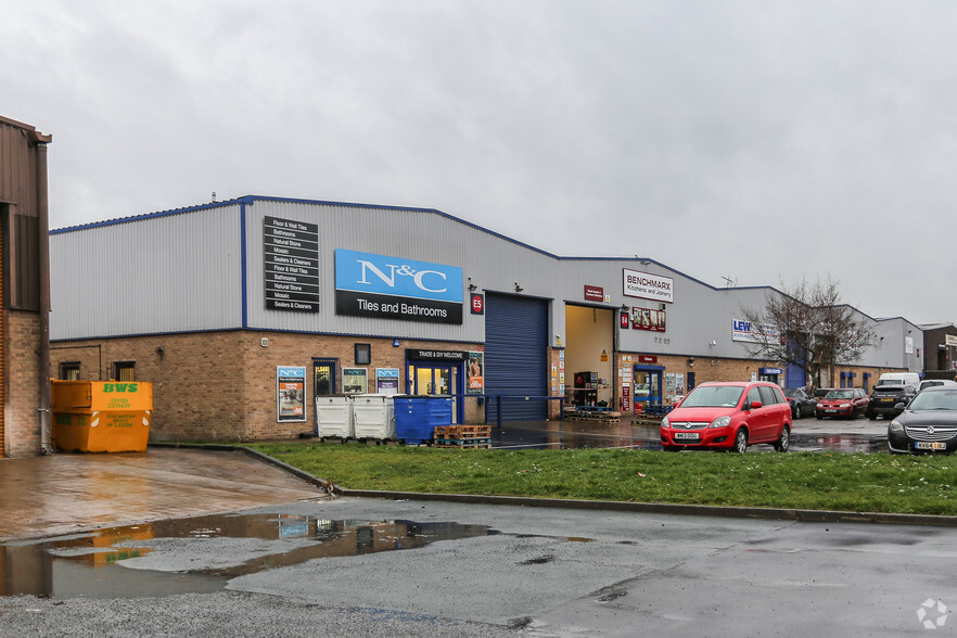 Whitehall Rd, Leeds for lease - Primary Photo - Image 1 of 2