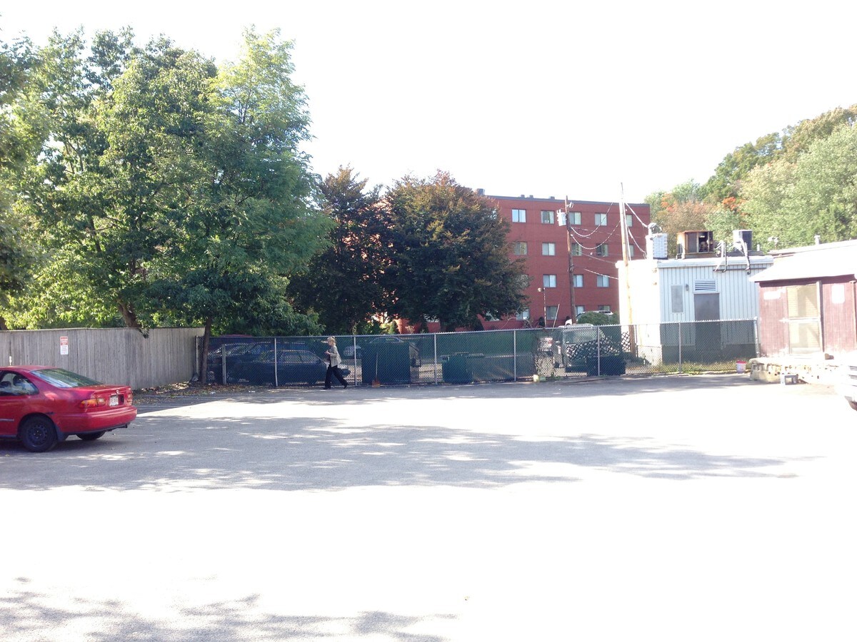 11381152 Beacon St, Newton, MA 02461