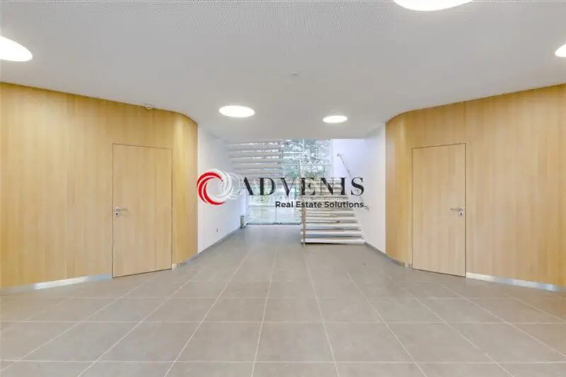 Office in Paray-Vieille-Poste for lease - Lobby - Image 1 of 7