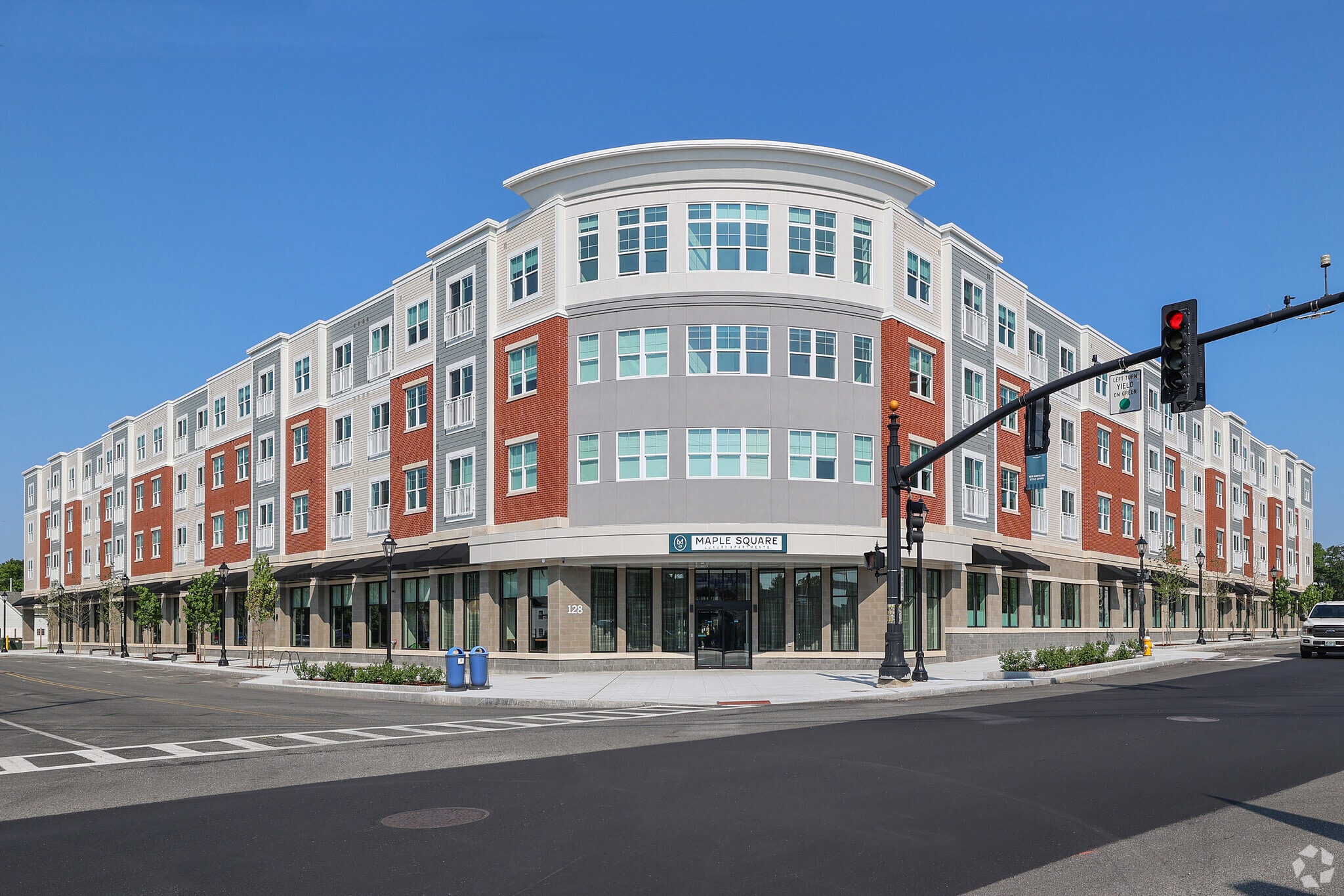 128 Maple St, Danvers, MA for lease Primary Photo- Image 1 of 39