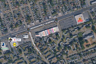 100 Broadway, Elmwood Park, NJ for lease Interior Photo- Image 2 of 2