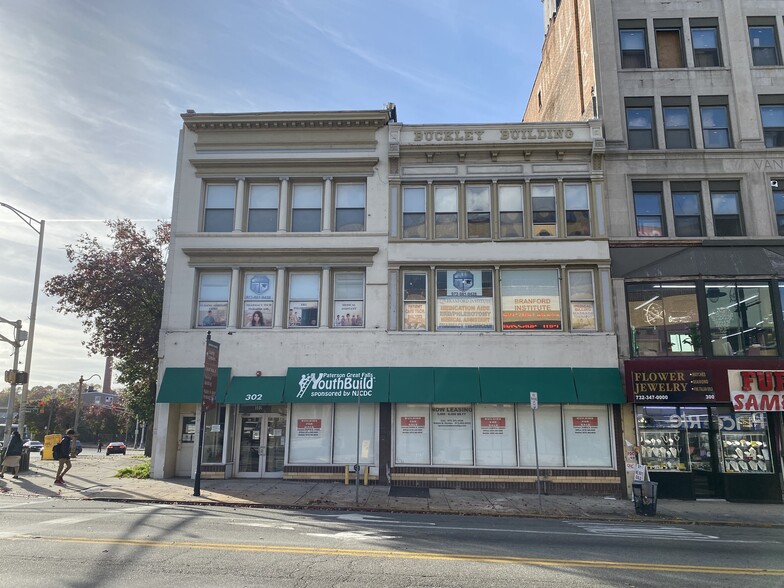 302 Main St, Paterson, NJ for lease - Building Photo - Image 1 of 5