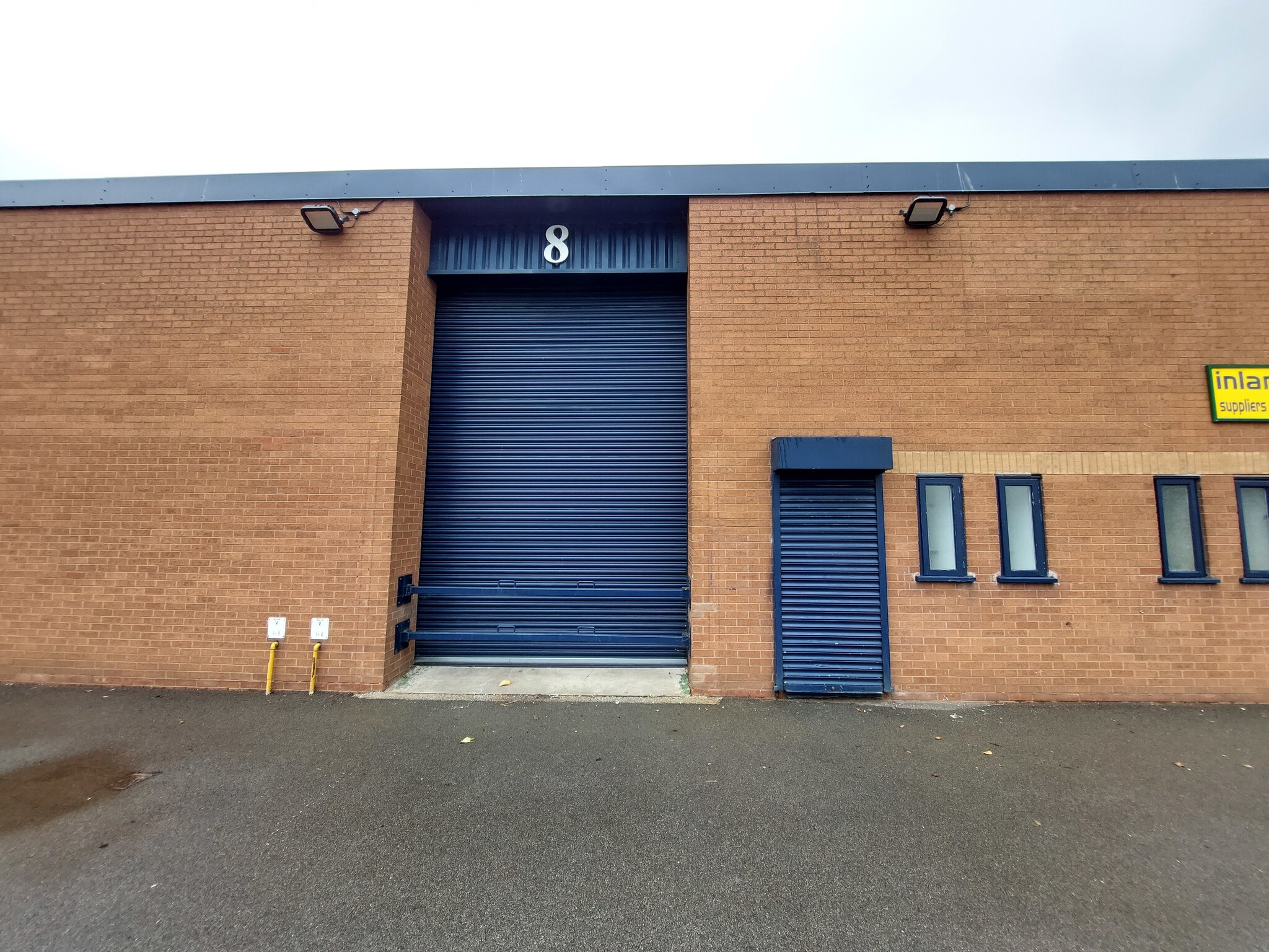 8 Birmingham Rd, Oldbury for lease Building Photo- Image 1 of 6