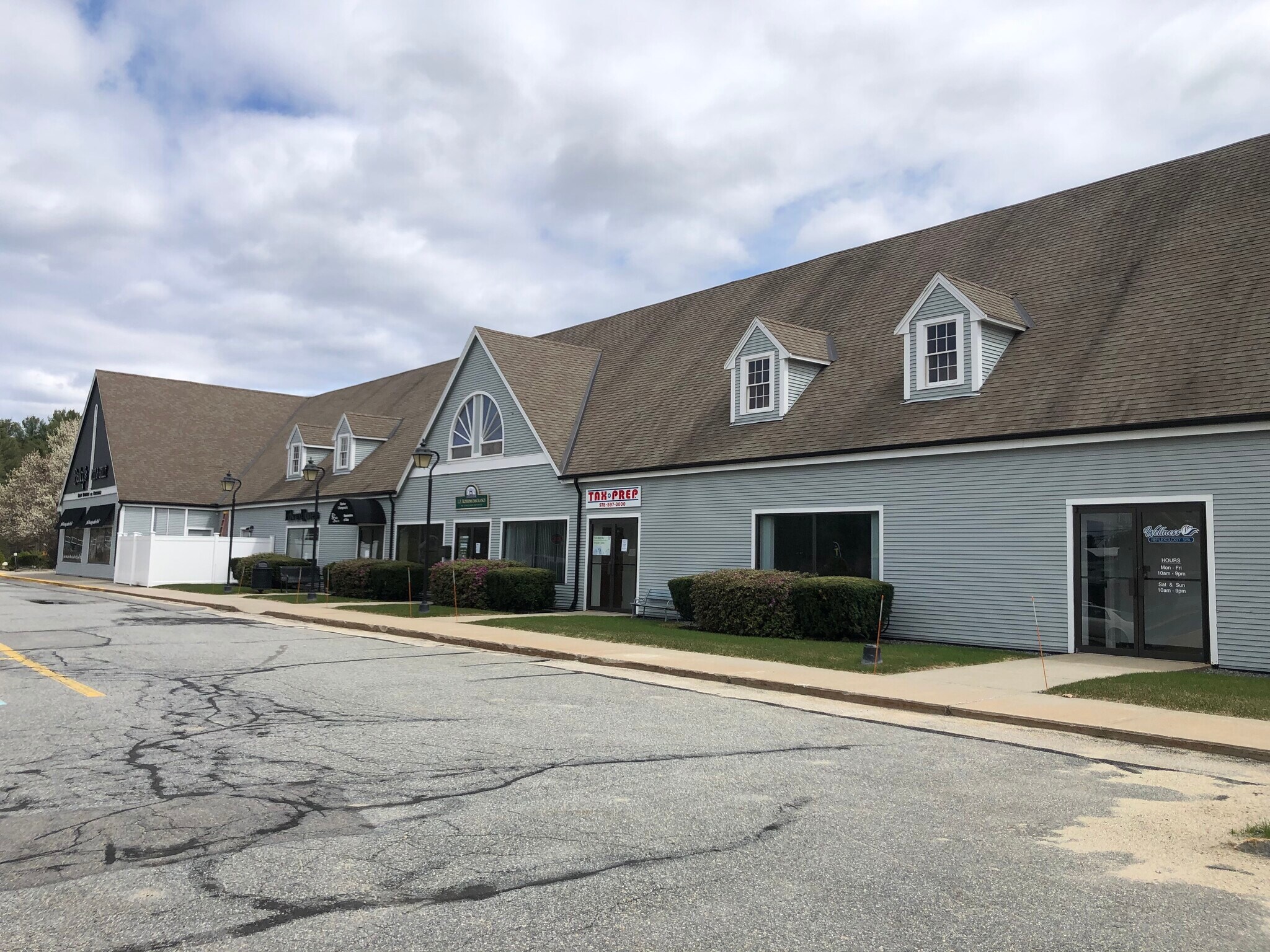 18 Main St, Townsend, MA 01469 Harbor Village