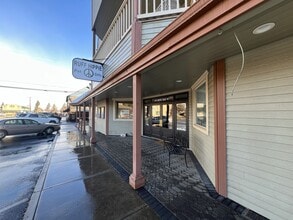 178 S Elm St, Sisters, OR for lease Interior Photo- Image 1 of 15