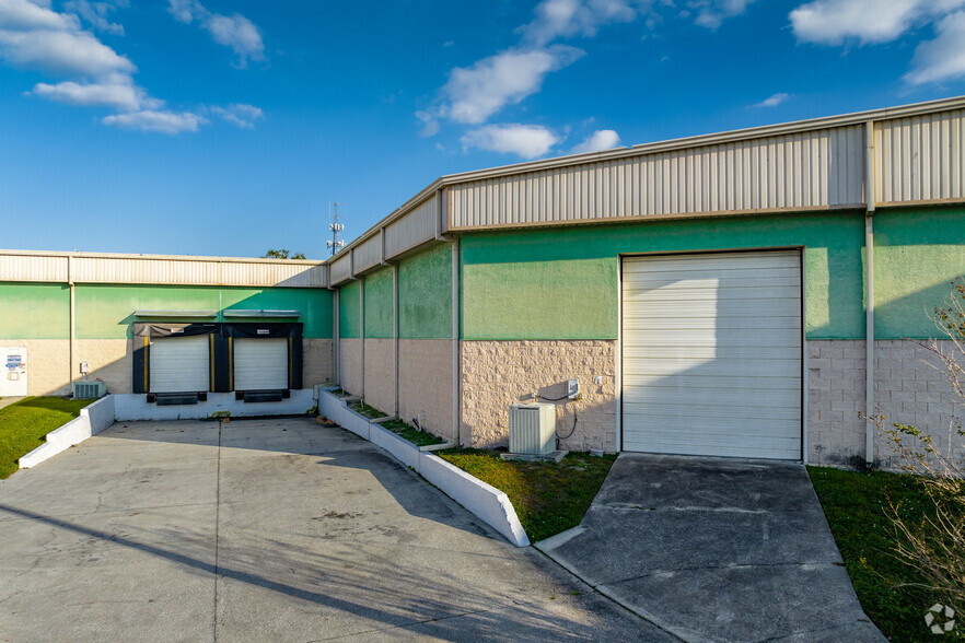 375 Mears Blvd, Oldsmar, FL for lease - Building Photo - Image 3 of 5