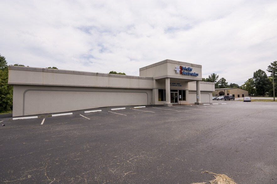 1124 N NC 16 Hwy, Conover, NC for sale - Building Photo - Image 1 of 1