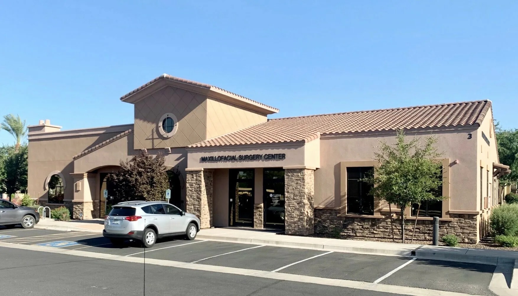 1355 S Higley Rd, Gilbert, AZ for lease Building Photo- Image 1 of 5