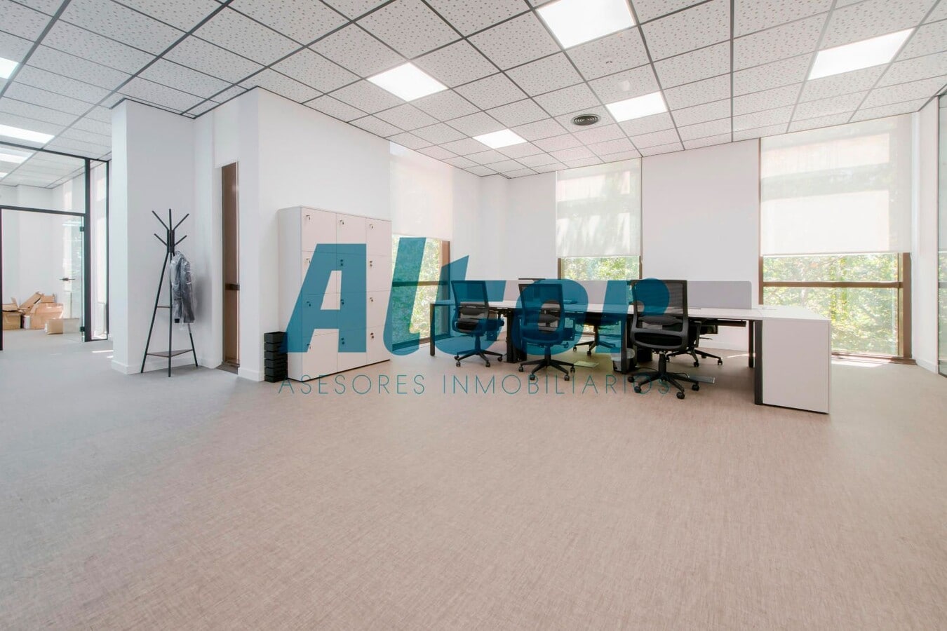 Madrid, MAD 28033 - Unit 03 -  - Interior Photo - Image 1 of 29