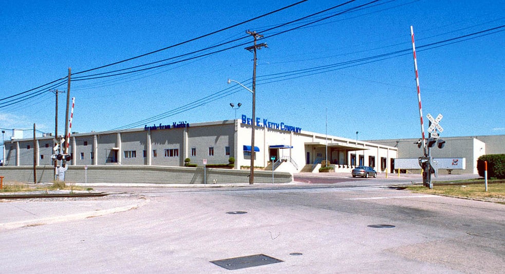 600 E 9th St, Fort Worth, TX for lease - Building Photo - Image 3 of 8