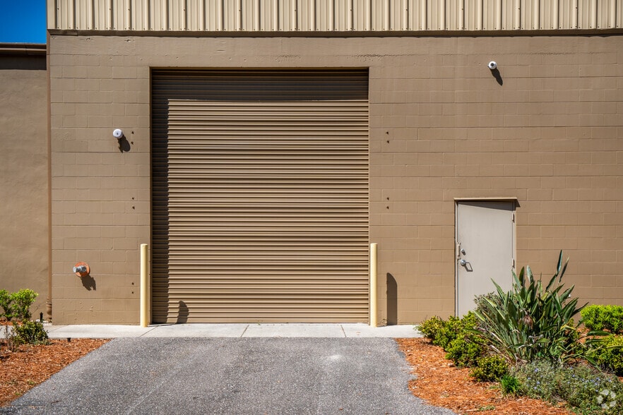 6914 Asphalt Ave, Tampa, FL for lease - Building Photo - Image 3 of 13