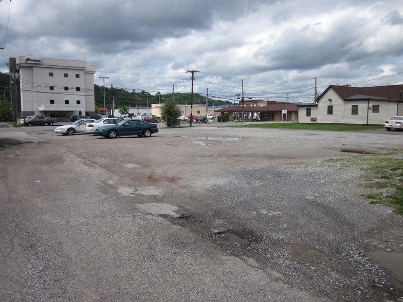 108 Randolph St, Charleston, WV for sale - Building Photo - Image 2 of 4