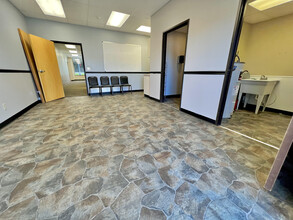 1125 E Michigan Ave, Battle Creek, MI for lease Interior Photo- Image 2 of 4