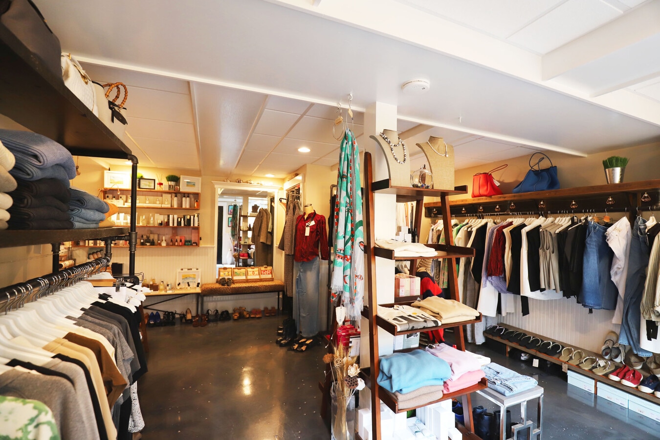 316 Gifford St, Falmouth, MA 02540