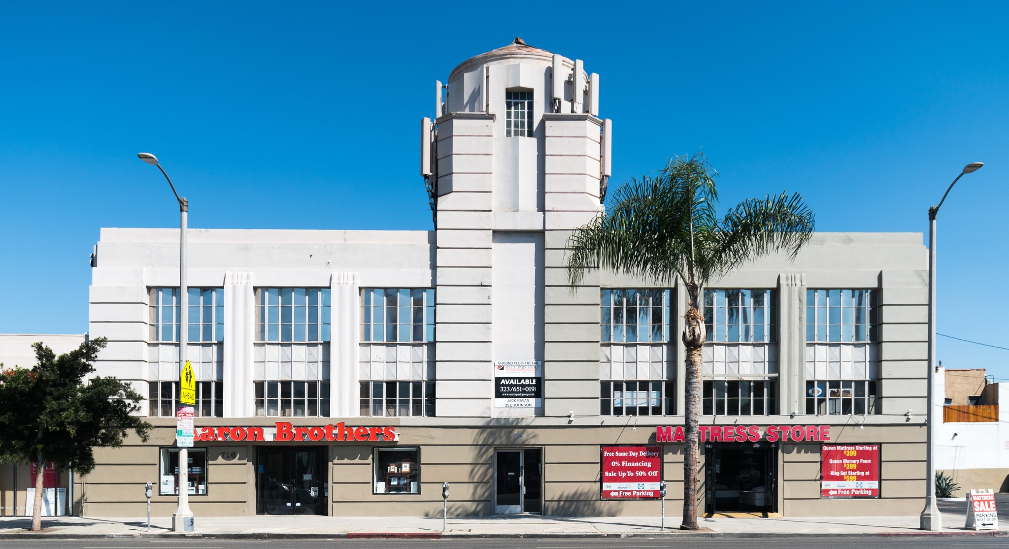 712-718 N La Brea Ave, Los Angeles, CA for lease Primary Photo- Image 1 of 3