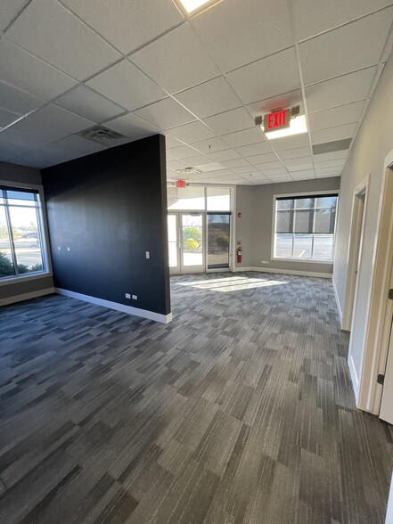 6021 Washington St, Gurnee, IL for lease - Interior Photo - Image 2 of 7