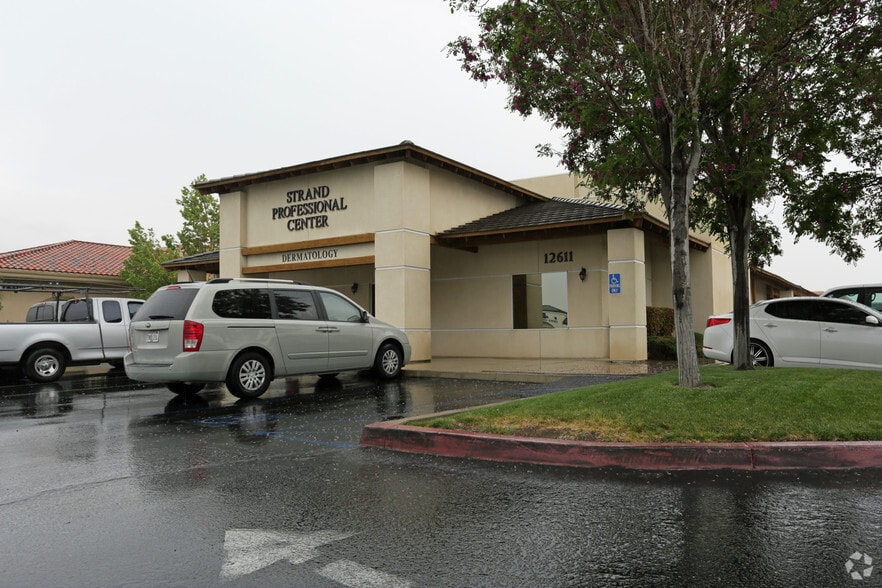 12611 Hesperia Rd, Victorville, CA for sale - Primary Photo - Image 1 of 1