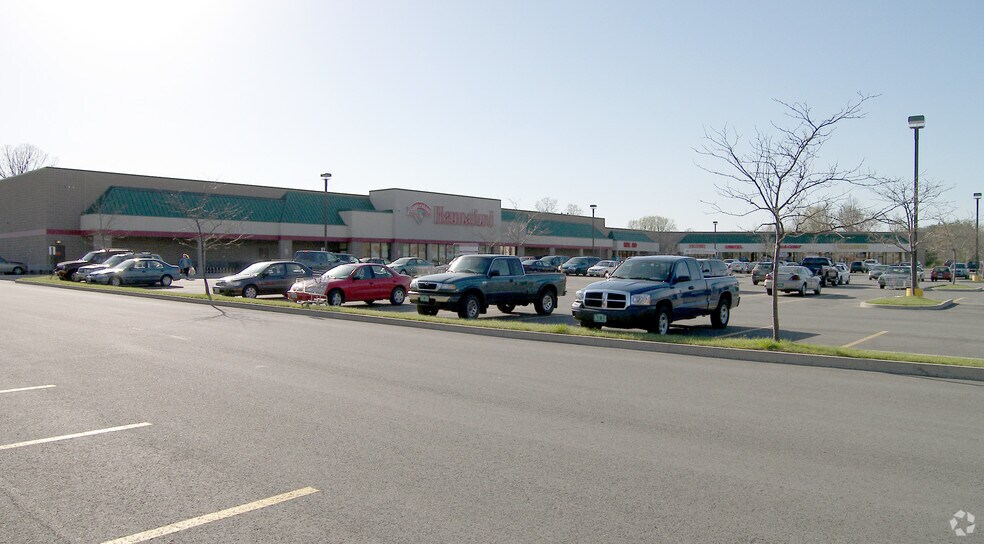 63 Hannaford Sq, Bennington, VT for sale - Primary Photo - Image 1 of 1