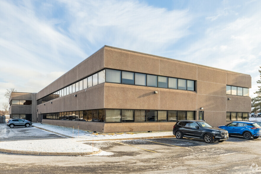 2625 Queensview Dr, Ottawa, ON for lease - Building Photo - Image 3 of 6