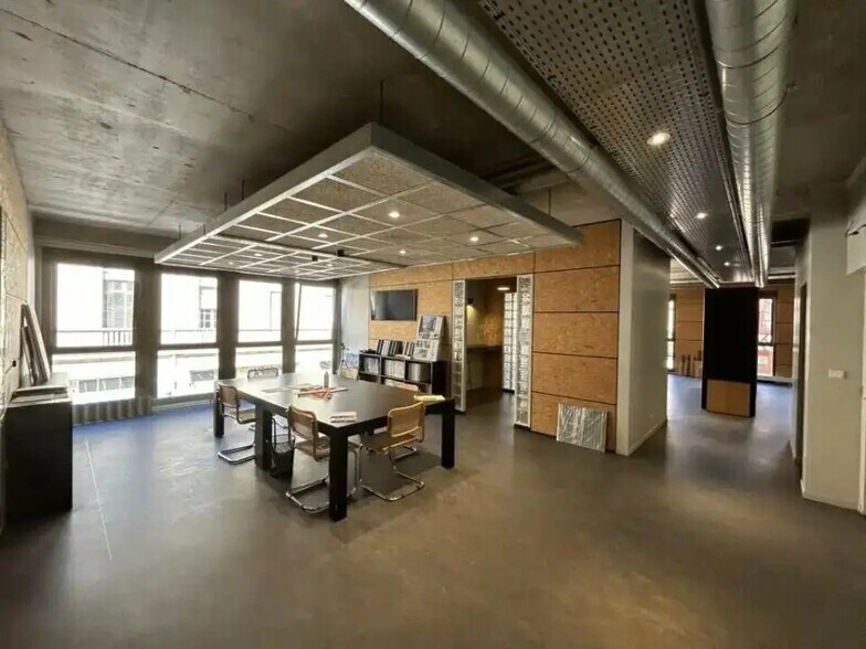 Office in Troyes for lease - Interior Photo - Image 1 of 5