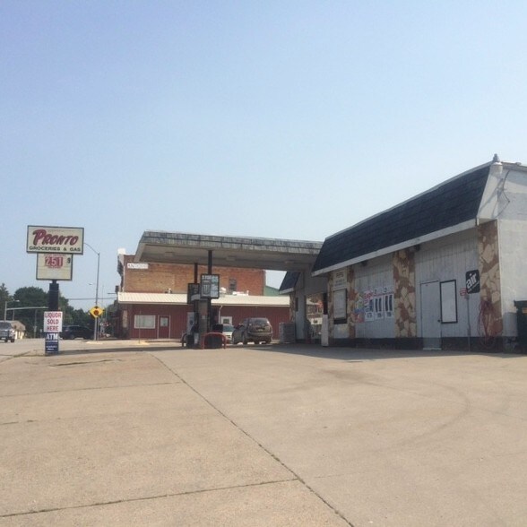 202 S Main St, New Sharon, IA for sale - Building Photo - Image 1 of 1