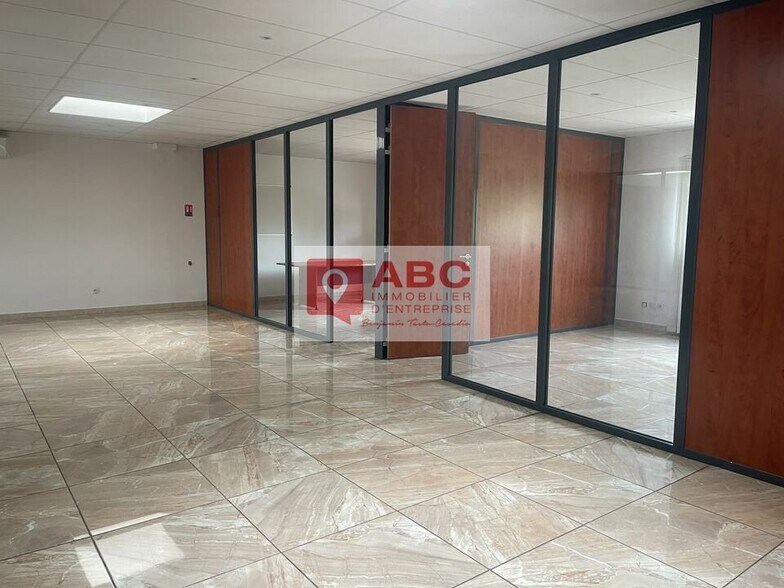 Office in Montpellier for sale - Building Photo - Image 3 of 10