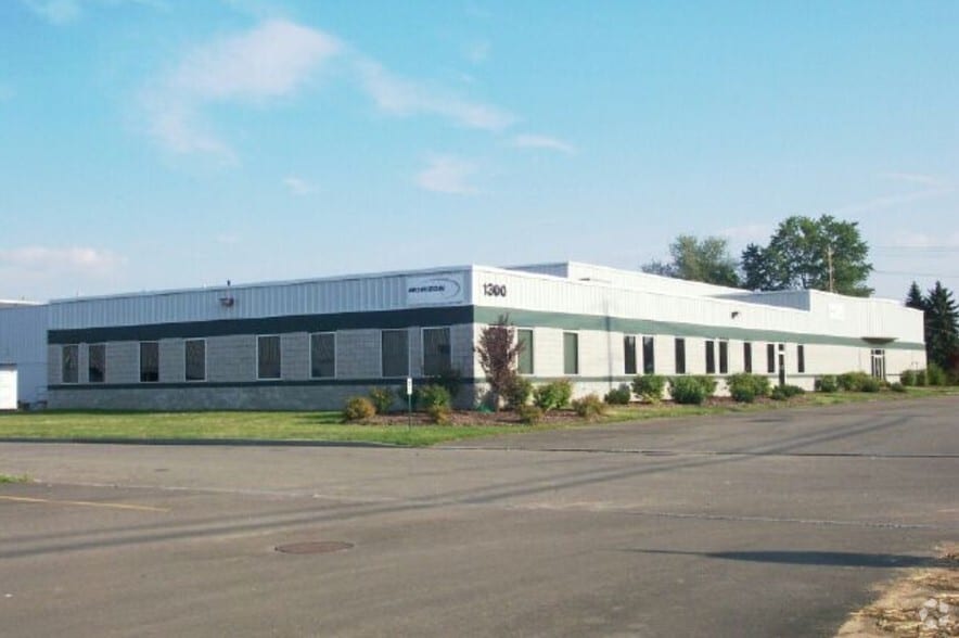 1300 College Ave, Elmira, NY for lease - Lobby - Image 2 of 9