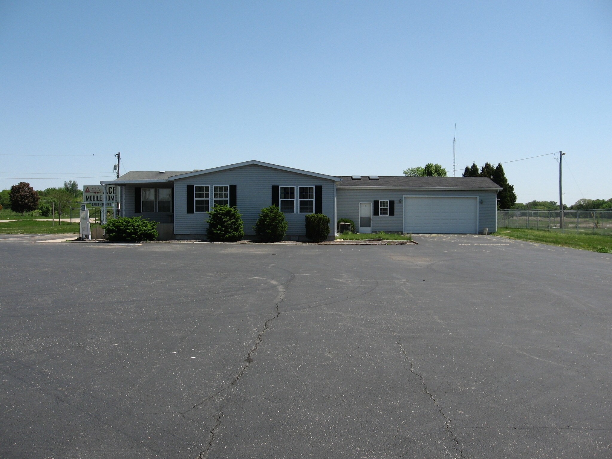 1592 N 30th Rd, Ottawa, IL for sale Building Photo- Image 1 of 1