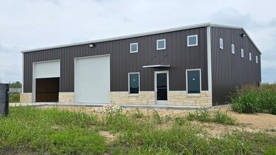 9432 TX-36, Rogers, TX for lease Interior Photo- Image 2 of 7