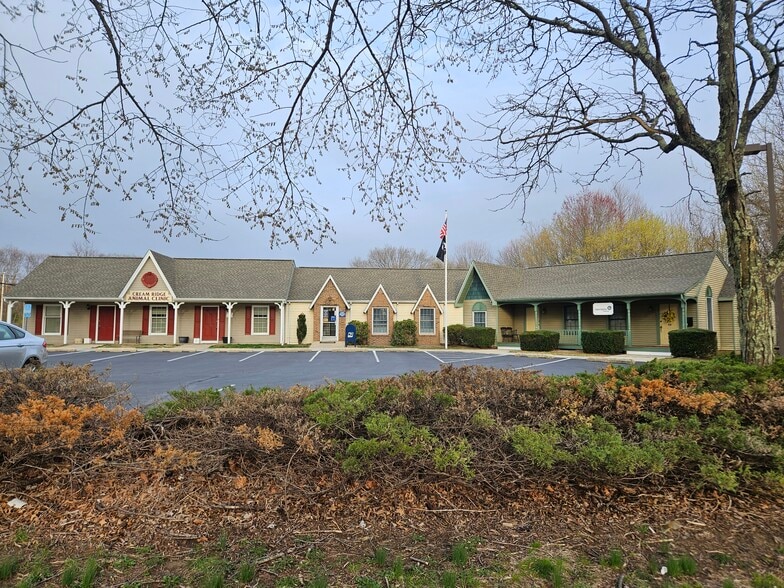 163 Burlington Path Rd, Cream Ridge, NJ for sale - Building Photo - Image 2 of 6