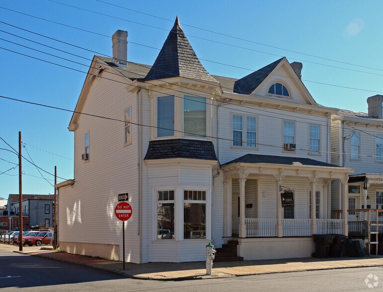 601 Dinwiddie St, Portsmouth, VA 23704