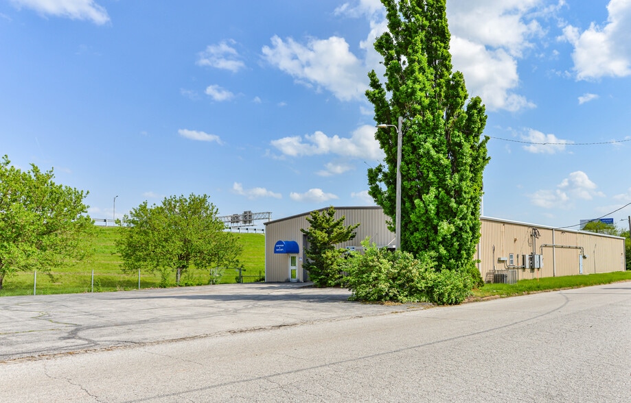 6556 Jonas Pl, Berkeley, MO for sale - Building Photo - Image 3 of 22