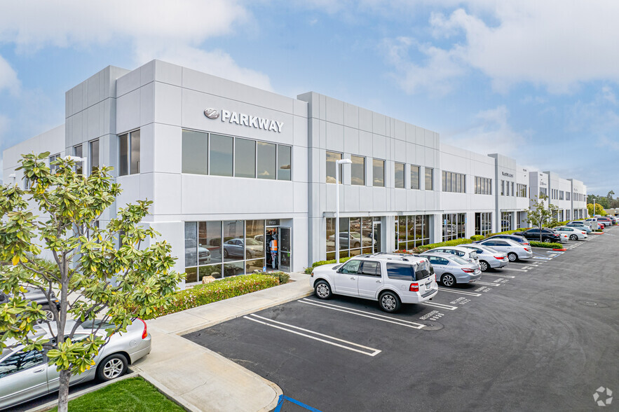 9927-9931 Muirlands Blvd, Irvine, CA for lease - Building Photo - Image 3 of 22