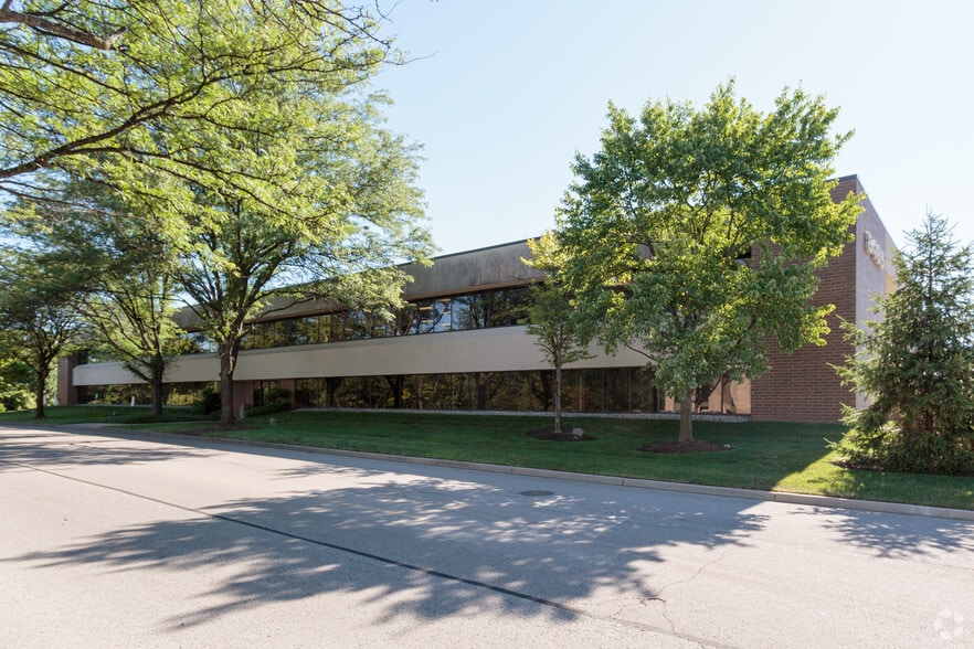 8465 Keystone Crossing, Indianapolis, IN for lease - Building Photo - Image 2 of 22