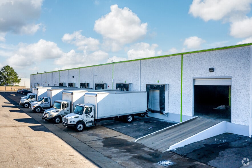 4430-4444 Delp St, Memphis, TN for lease - Building Photo - Image 3 of 9