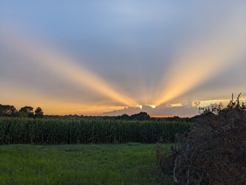 3645 Easter Lake Drive, Des Moines, IA 50320