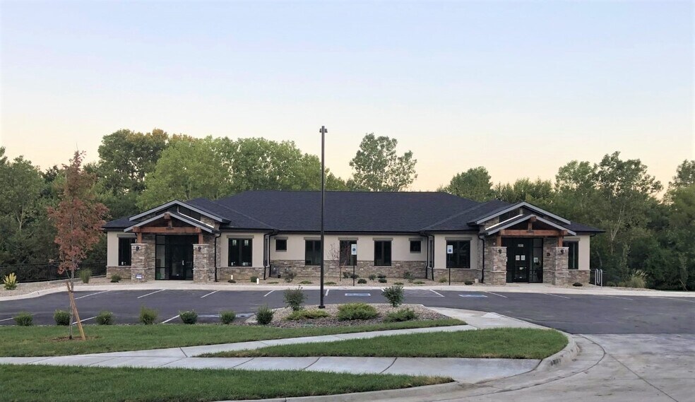 2931 SW Villa West Dr, Topeka, KS for sale - Building Photo - Image 1 of 1