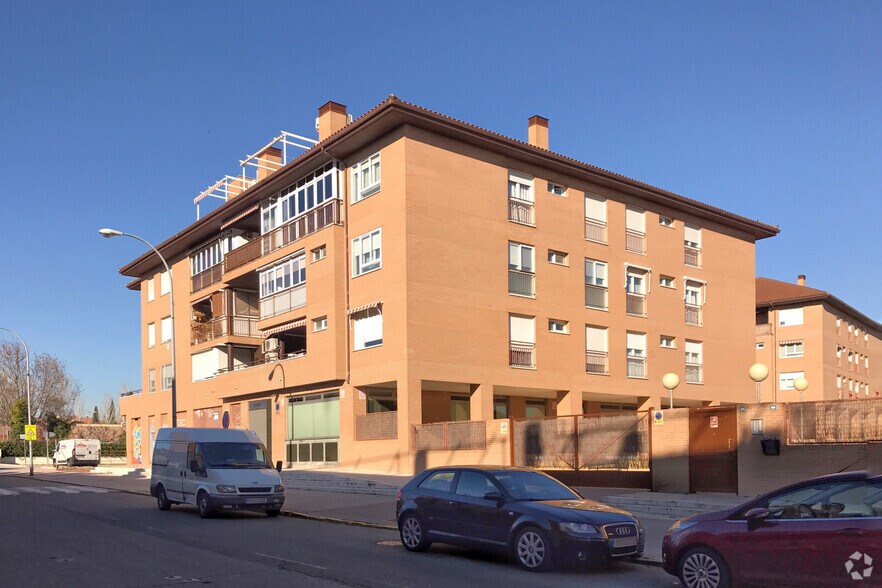 Calle Estanislao Zazo, 37, Humanes de Madrid, Madrid for lease - Building Photo - Image 1 of 2