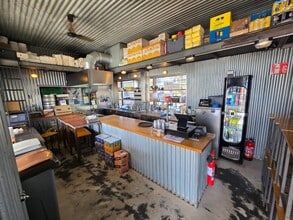 Retail in Barcelona, Barcelona for lease Interior Photo- Image 2 of 11