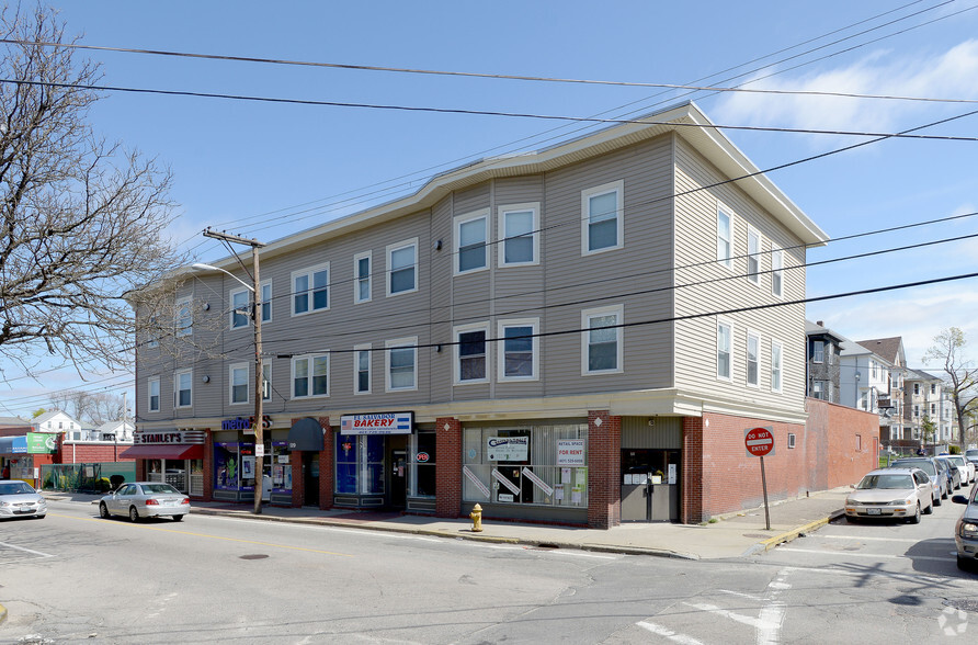 521-541 Dexter St, Central Falls, RI for sale - Primary Photo - Image 1 of 1