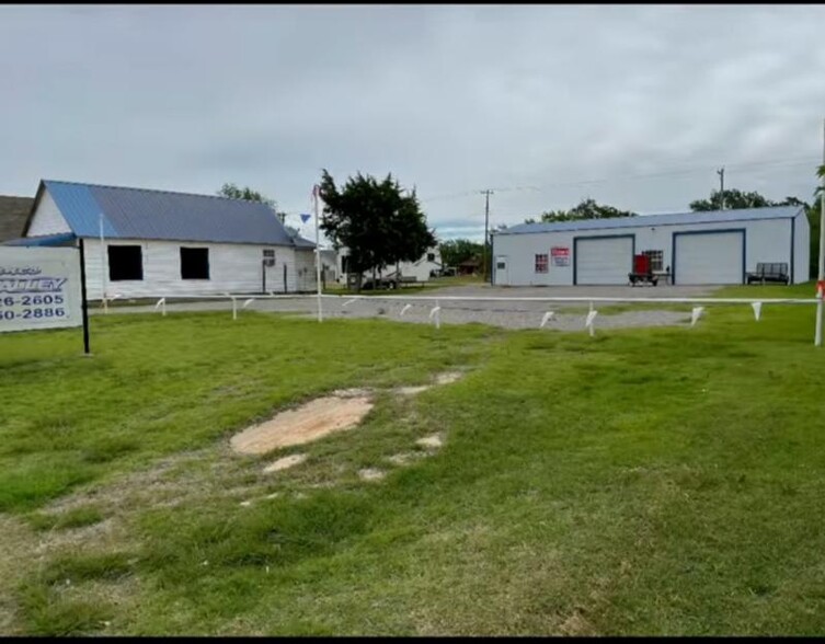 806 & 808 Broadway Avenue, Hobart, OK for sale - Primary Photo - Image 1 of 1