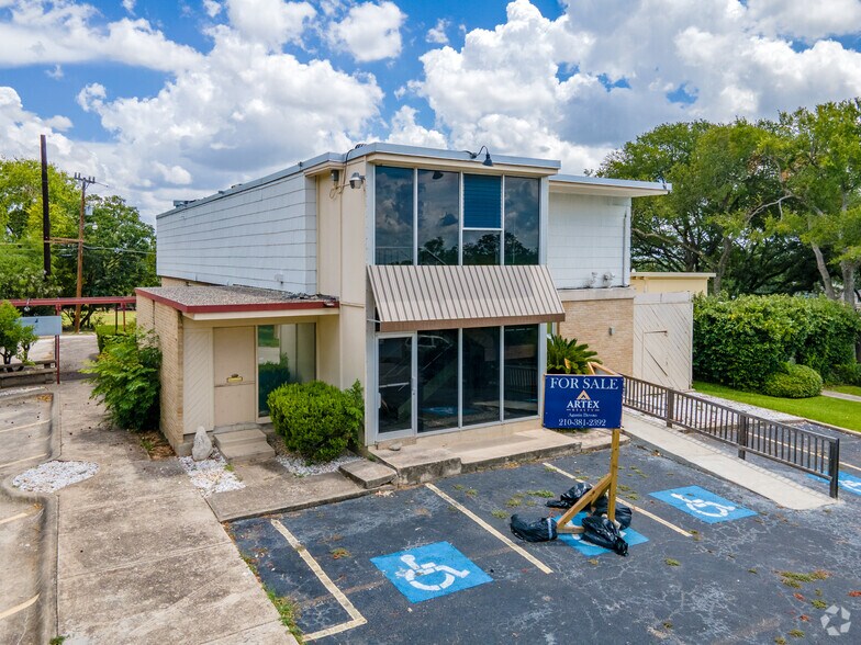 935 Eventide Dr, San Antonio, TX 78209