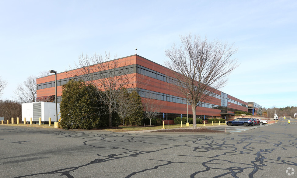 175 Scott Swamp Rd, Farmington, CT for lease - Building Photo - Image 3 of 14