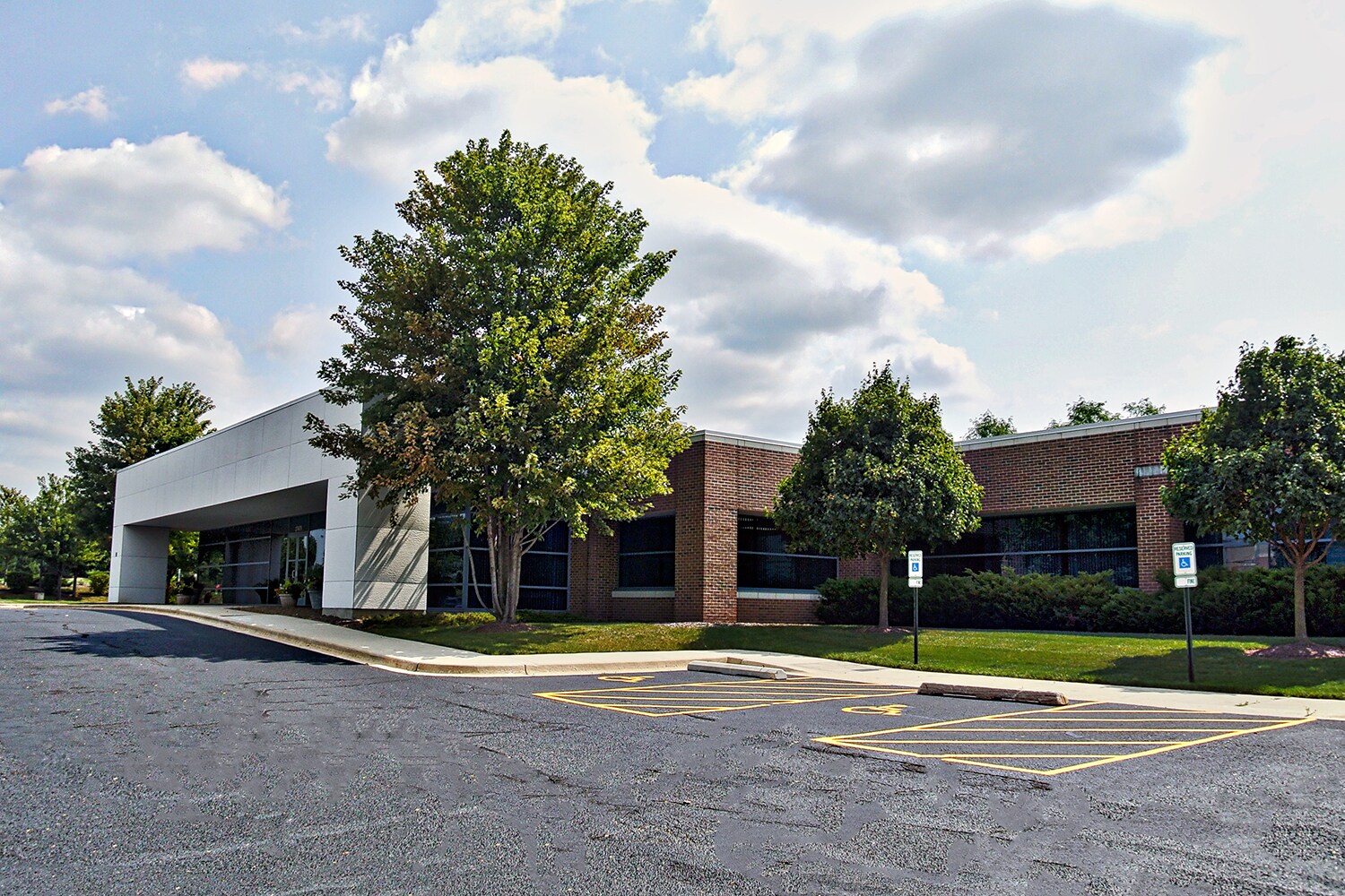 27475 Ferry Rd, Warrenville, IL for lease Building Photo- Image 1 of 22